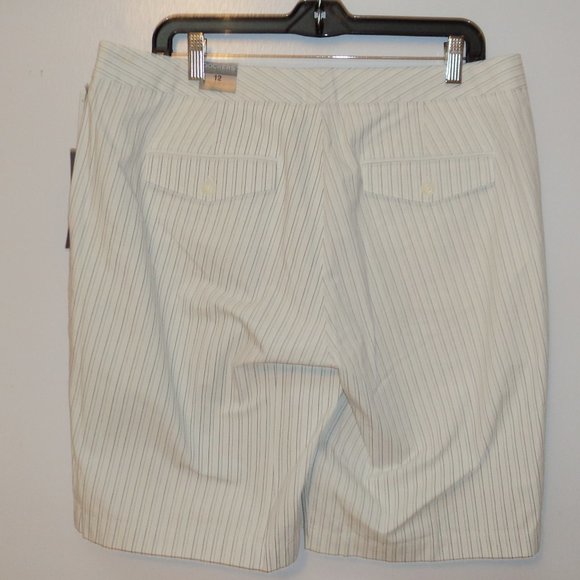 NWT Dockers Collection Women's Size 12 Shorts Striped White Black Blue Pockets - Picture 2 of 10